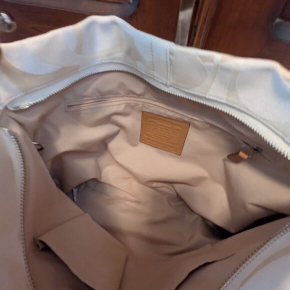 Vintage Coach Carly Optic Signature Shoulder Bag - Picture 11 of 11